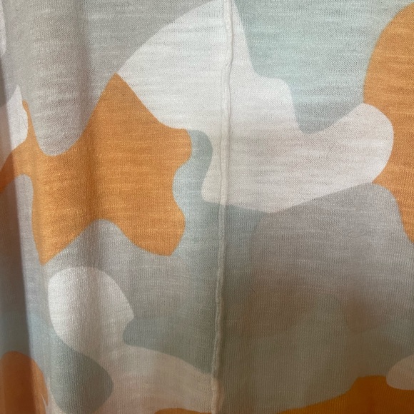 Lisa Todd lightweight sweater, Size M. - Picture 5 of 5